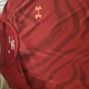 Men's size small Under Armour Tee